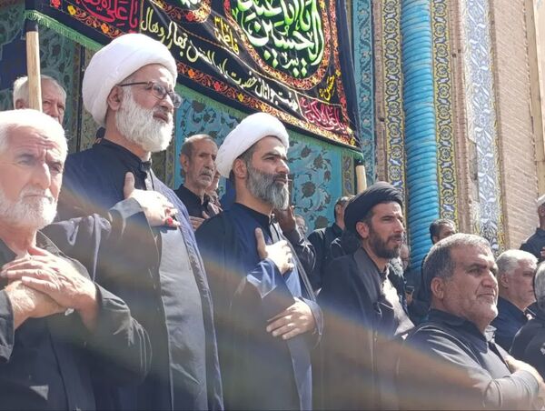 اقامه عزا و نوحه خوانی در صحن آستان مقدس حضرت سلطانعلی(ع) 