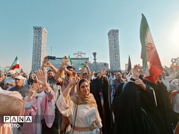 تجدید بیعت میلیونی مردم با رهبری در جشنی باشکوه به مناسبت عید غدیر
