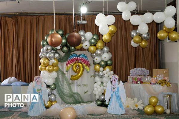 لبخند بندگی در دل‌های کوچک