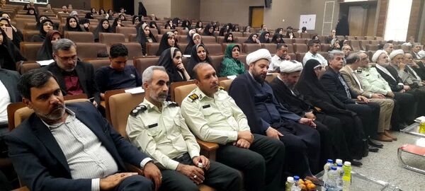 همایش تجلیل از مدرسه یاران استان قم