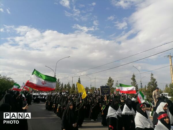 رژه «بانوان جان فدای ایران» در بلوار پیامبر اعظم قم