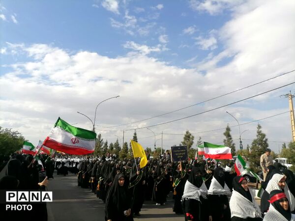 رژه «بانوان جان فدای ایران» در بلوار پیامبر اعظم قم