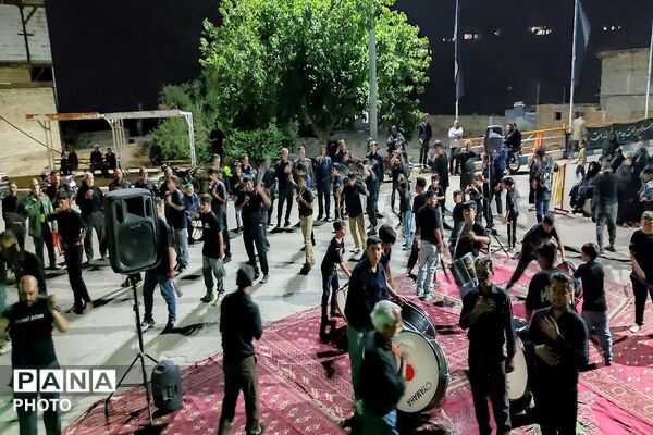 هیئت زنجیر زنی در هشتمین شب از ماه محرم الحرام در حسینیه شهدای شهر بار