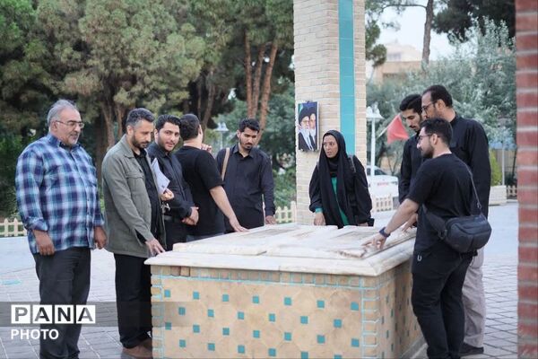 دومین نشست فعالان رسانه ای استان قم با موضوع تشییع رهبر شهید 