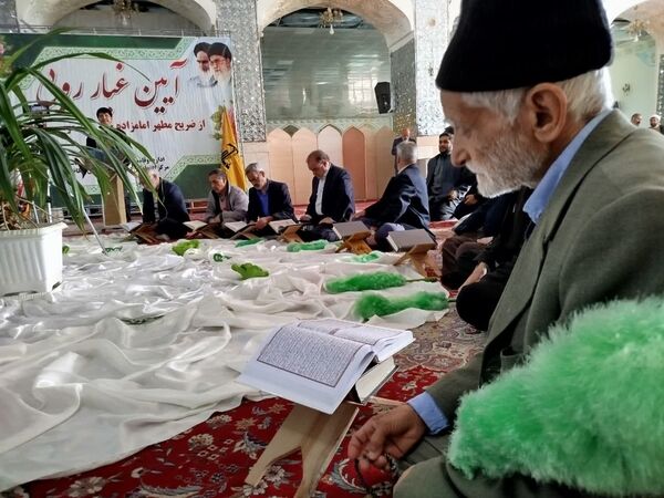 آیین غبارروبی ضریح مطهر امامزاده حمزه بن موسی کاظم (ع)