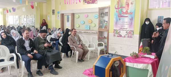 نواختن زنگ احسان و نیکوکاری در دبیرستان دوره اول دخترانه خدادای شهرستان نطنز 
