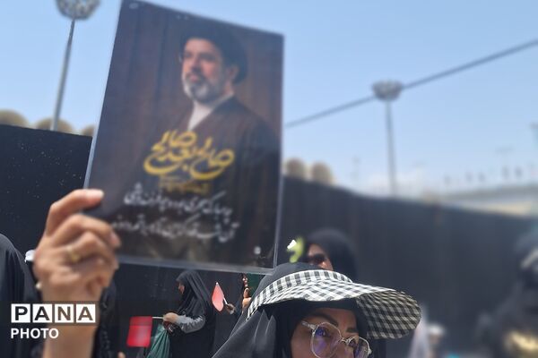 شهر در سوگ؛ قلب‌های تپنده در بدرقه ابدی «رهبر شهید»