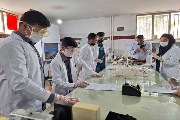 داوری مرحله استانی محور فعالیت های آزمایشگاهی جشنواره نوجوان خوارزمی در پژوهشرای دکتر حسابی