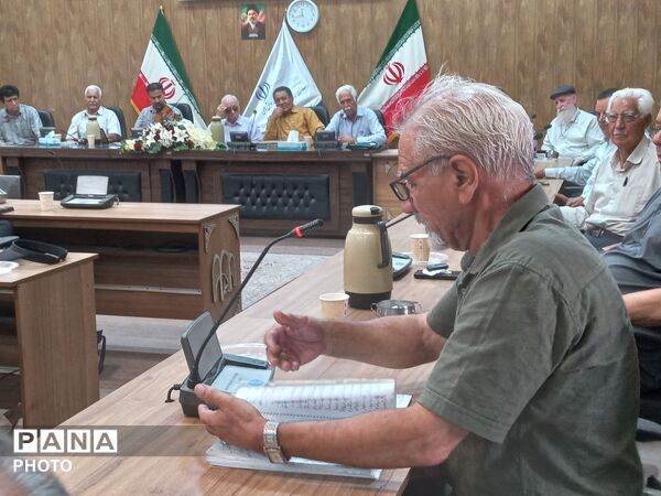 جلسات هفتگی پیشکسوتان فرهنگی در دبیرستان خیام