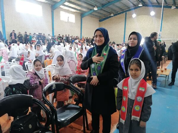 ویژه برنامه‌های دهه فجر و همایش یاوران انقلاب در مدارس روستای چری