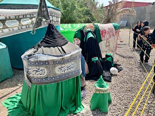 نمایشگاه غنچه‌های خونین در روستای باقرآباد