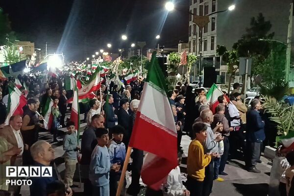 قیامدشت در قاب نور و باران؛ روایت تصویری از حال و هوای وصف ناپذیر این شب های شهر قیامدشت