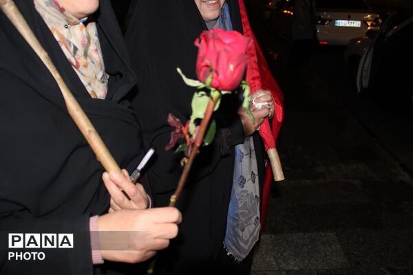 تقدیر از دختران همدانی در تجمعات شبانه به‌مناسبت روز دختر