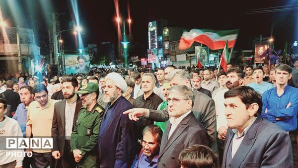 کوهدشت  یک صدا،اجتماع مردمی برای دفاع از وطن  وبیعت بارهبر جدید
