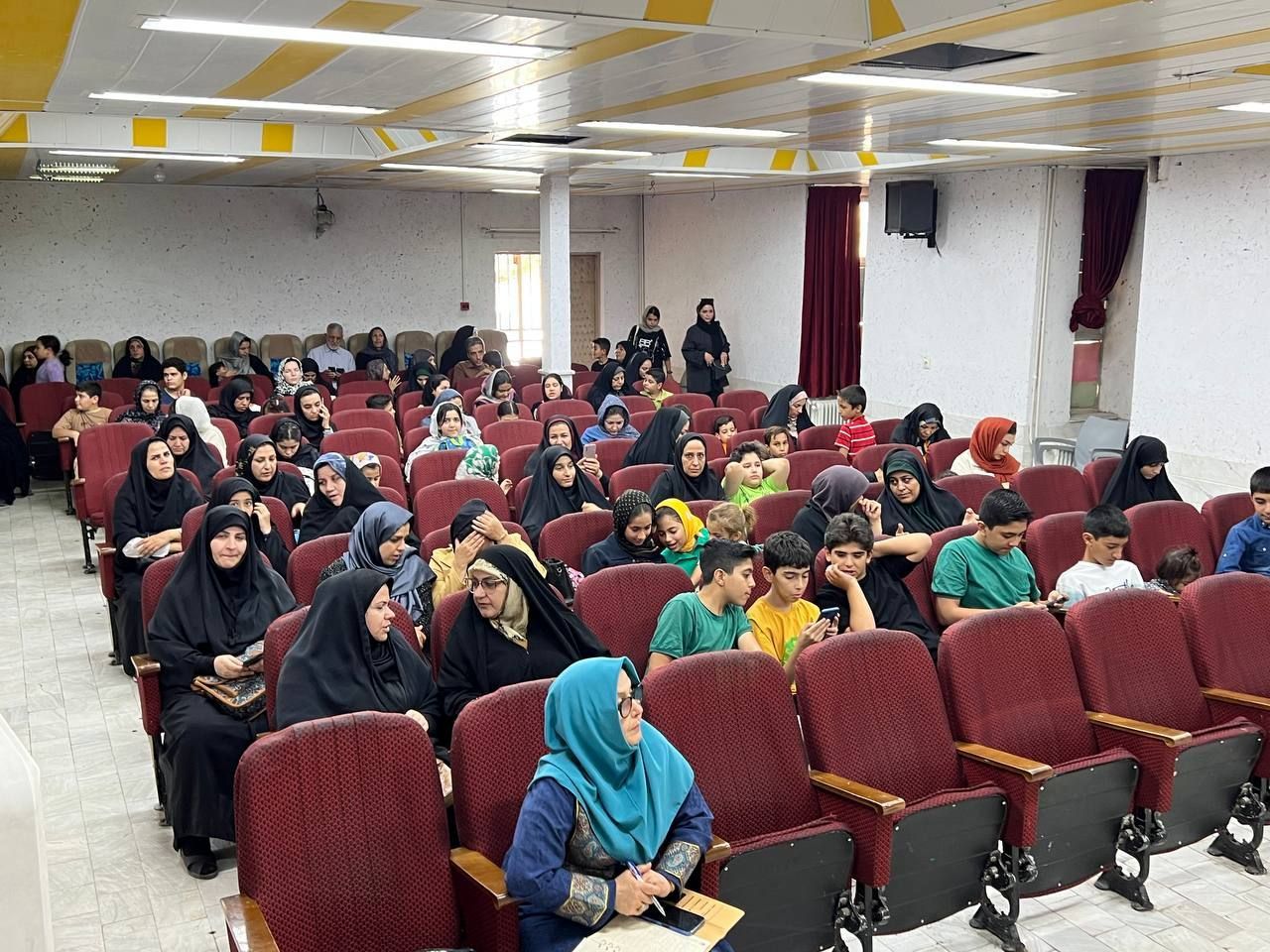 مراسم اختتامیه کلاس‌های اوقات فراغت کانون شهدای محراب و هاجر