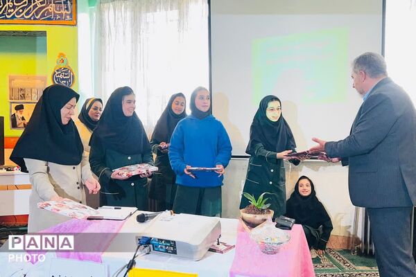  نشست انجمن اولیا و مربیان مدرسه فاطمه‌زهرا (س)