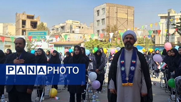 آیین متمرکز استانی جشن عاطفه‌ها‌ در دبیرستان فرزانگان یک ناحیه یک کرج 