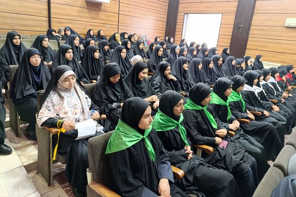 مراسم اختتامیه سیزدهمین دوره نمایشگاه‌های «مدرسه انقلاب» در اسلام آباد غرب
