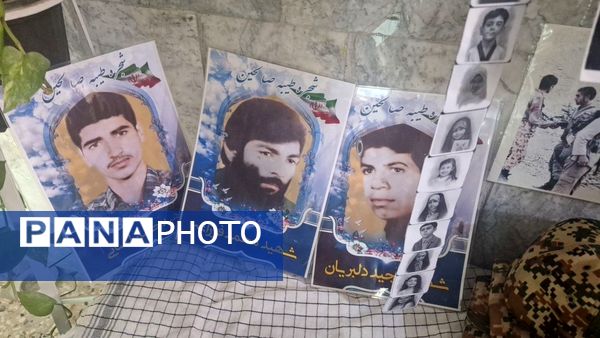 آماده سازی فضای آموزشگاه به مناسبت روز پیروزی انقلاب اسلامی 