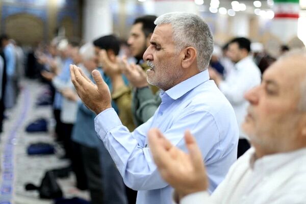 شکوه بندگی در نماز عید قربان باقرشهر 
