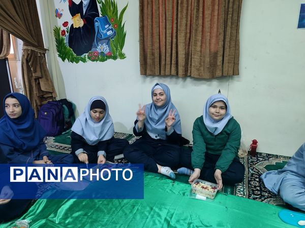  جشنواره غذای سالم در دبستان شاهد حاج تقی آقا بزرگ ناحیه یک مشهد 