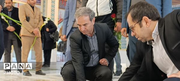 غبارروبی  مزارشهدای امامزاده سید عباس (س) بجنورد