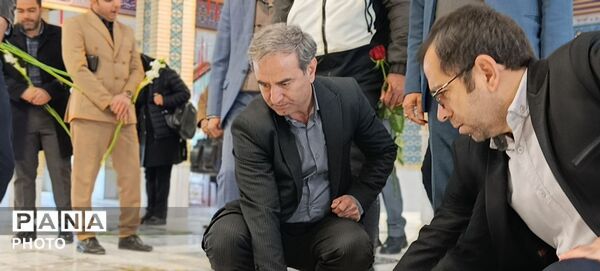 غبارروبی  مزارشهدای امامزاده سید عباس (س) بجنورد