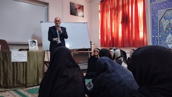 برگزاری جلسه آموزش خانواده در مدرسه مهندس رحمان فرد ناحیه ۱ مشهد مقدس