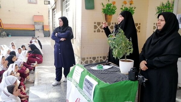  اولین سالگرد شهادت شهید خدمت آیت الله ابراهیم رئیسی در دبستان شطیطه ۲