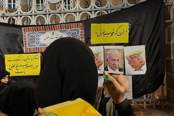 پیشتازان دانش‌آموز؛ روایت‌گران عشق به وطن و ولایت در آیین چهلم شهدای میناب