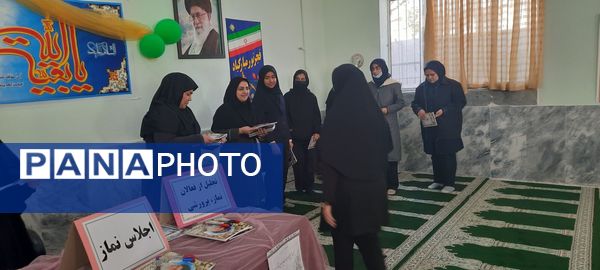 شور انقلابی و شمیم مهدوی در دبیرستان تمام تشکیلاتی الزهرا(س) شهرستان سرخس