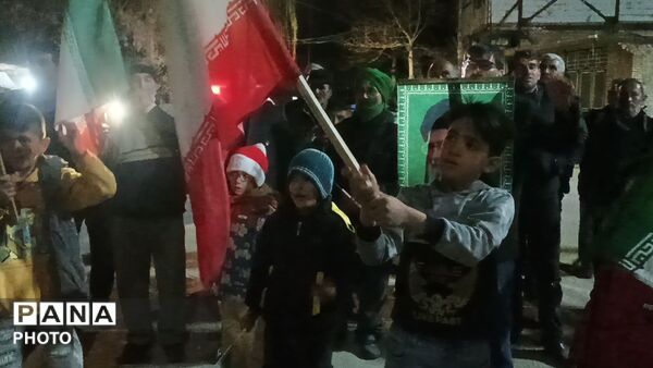 حضور پرشور مردم در بلوار حسینیه شهدای شهر بار