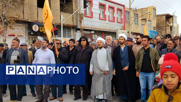 همگام با هم؛ مردم و دانش‌آموزان، شکوه جاودانه ۲۲ بهمن را فریاد می‌زنند