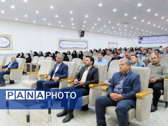 برگزاری شورای دبیران در مدارس شهرستان خلیل آباد 