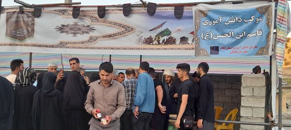 پذیرایی از زائران اربعین حسینی در مواکب پل سیمره ورودی شهرستان هلیلان 