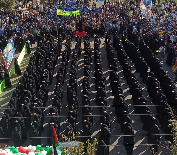 راهپیمایی ۱۳ آبان در شهرستان صالح آباد 
