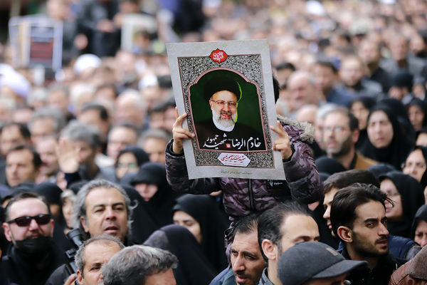 تشییع پیکر شهدای خدمت در تبریز