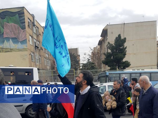 حضور حماسی منطقه ۵ در راهپیمایی ۲۲ بهمن