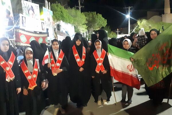 حضور پرشور پیشتازان سازمان دانش‌آموزی ابرکوه در تجمعات شبانه