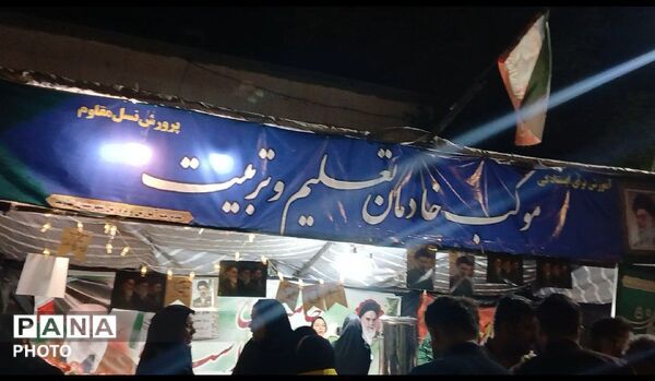 مردم نهاوند با حضور پرشور، یاد امام خمینی(ره) را زنده نگه داشتند