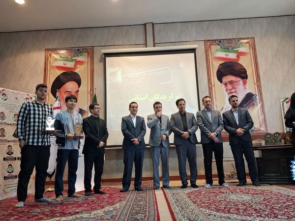 تقدیر از پژوهشگران برگزیده ناحیه 5 مشهد