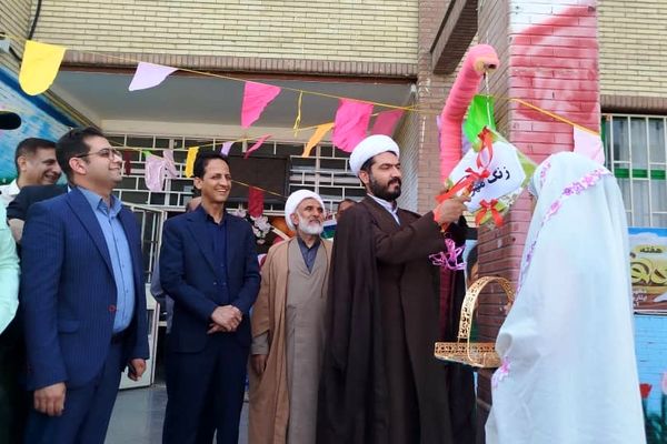 زنگ آغاز سال تحصیلی در مدرسه علقمه شاهد شهرستان قلعه‌گنج