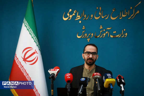 نشست خبری رئیس باشگاه دانش‌پژوهان جوان