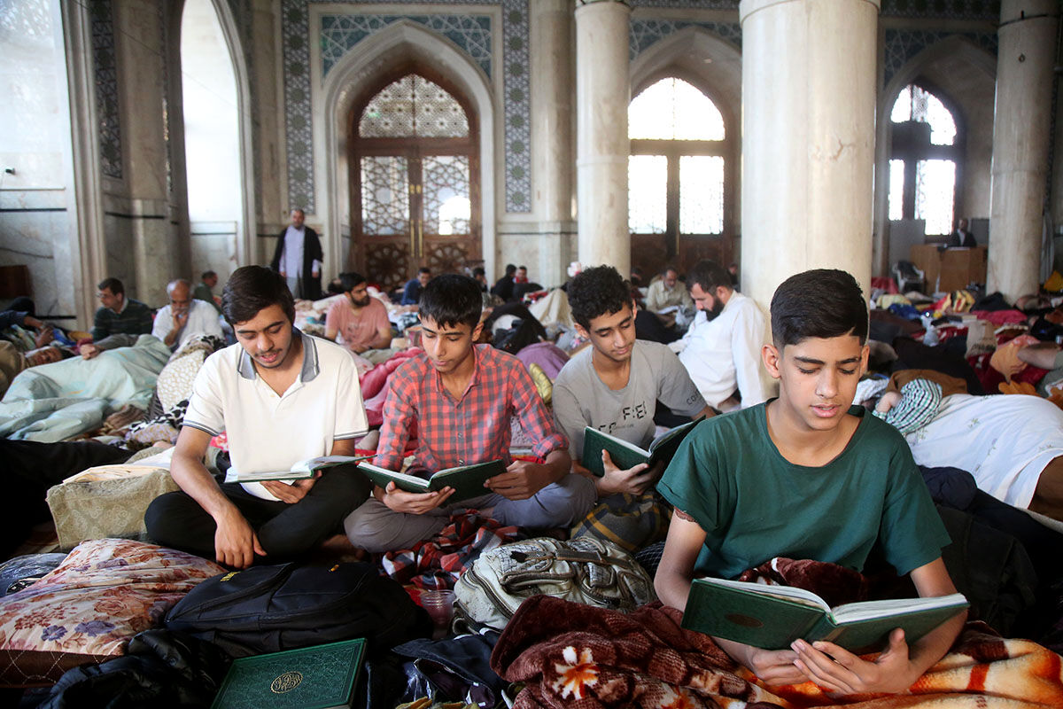 آیین معنوی اعتکاف نوجوانان در مسجد اعظم قم