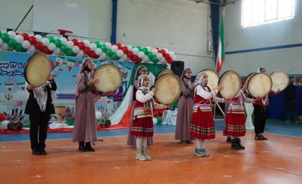  جشن مدرسه ای ایرانمون در دبیرستان شاهد آمنه شهرستان بجنورد 