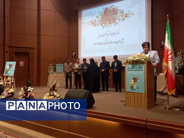تجلیل از دانش‌آموزان برگزیده چهل و دومین‌ مسابقات فرهنگی و هنری امید فردا ناحیه ۳ مشهد مقدس 