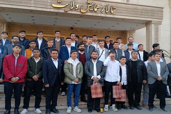 آبین بدرقه ۵۲ دانش‌آموز عمره‌گذار 