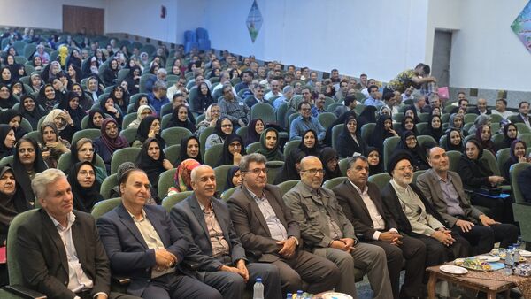 همایش تجلیل از فرهنگیان بازنشسته ناحیه۴ اصفهان در اردوگاه شهید بهشتی اصفهان