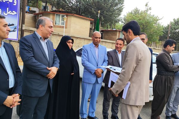 نوسازی و تجهیز ناوگان حمل و نقل اداری آموزش‌ و پرورش کردستان با توزیع ۱۶ دستگاه سمند سورن