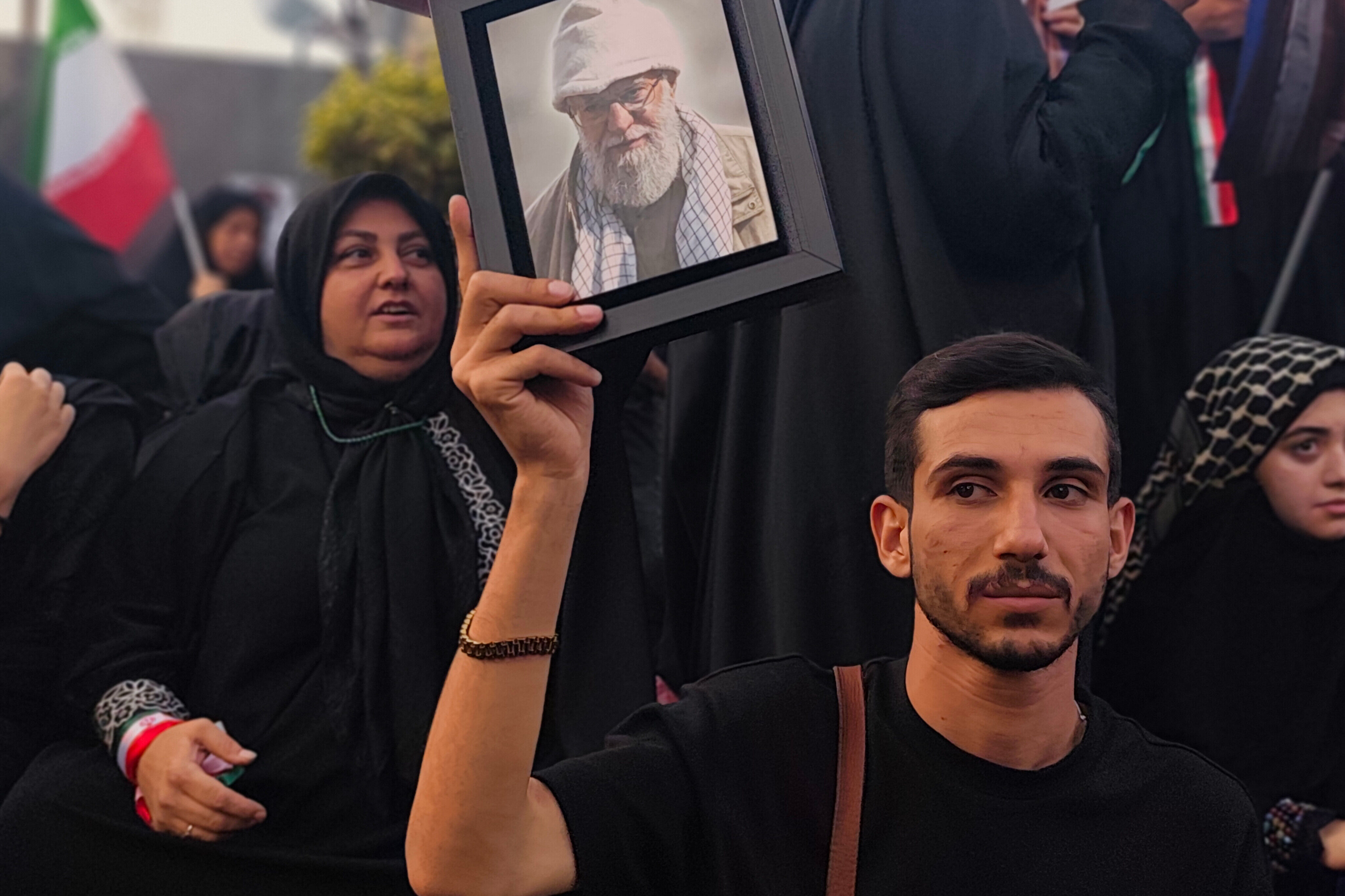 بدرقه حماسی امام شهید در قلب تهران